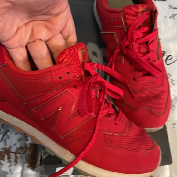 Red new balance sneakers - Picture 4 of 7